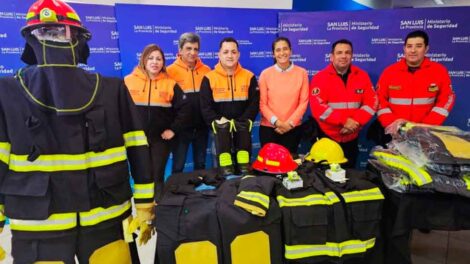 Entregan nuevo equipamiento para incendios estructurales