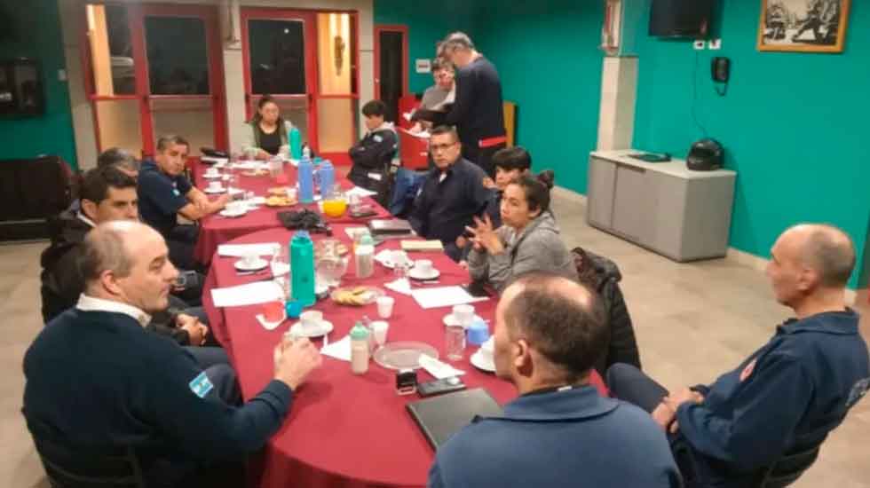 Bomberos de distintos cuarteles de Chubut se capacitaron en Trelew