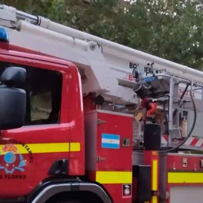 Bomberos Voluntarios de Las Flores ponen en venta un hidroescalera