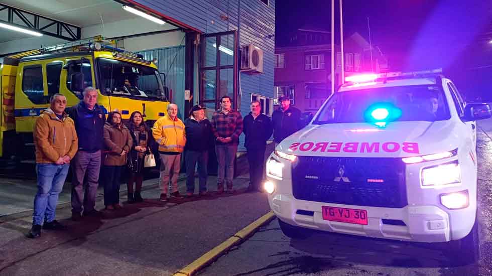 Nueva camioneta para el Cuerpo de Bomberos de Chonchi