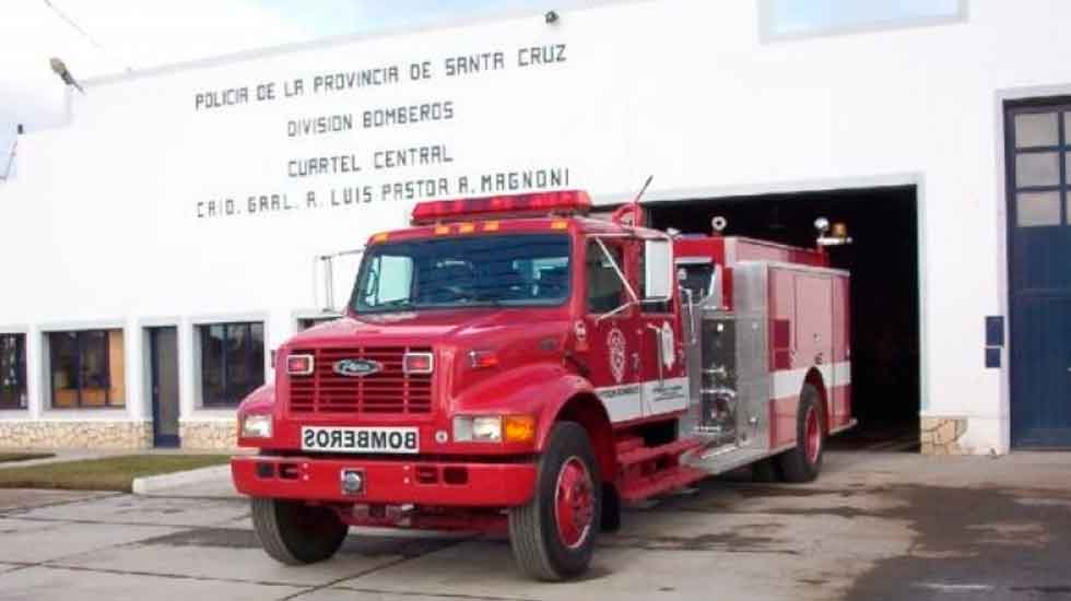 Confundió una manguera con una serpiente y movilizó a Bomberos