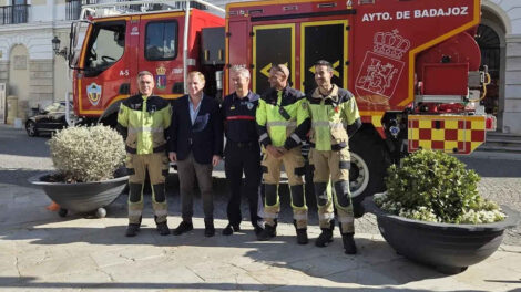 Bomberos de Badajoz incorpora una autobomba forestal pesada