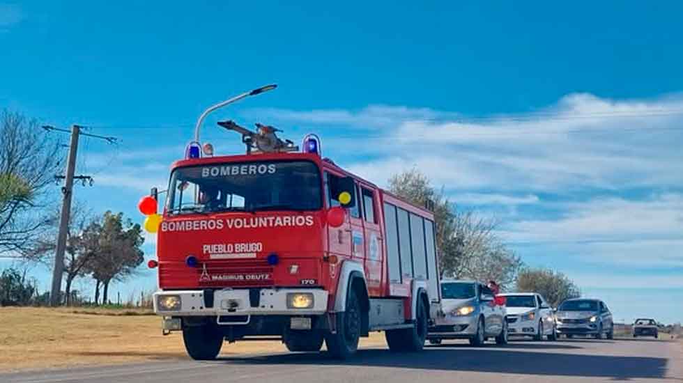 Bomberos de Pueblo Brugo incorporaron una nueva autobomba