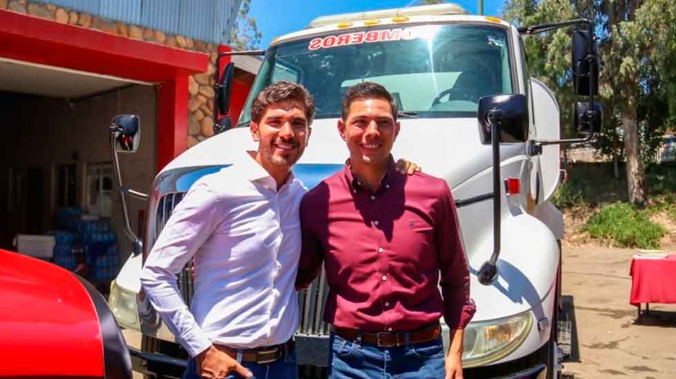 Entregan nueva pipa y unidad de rescate a Bomberos de Tecate