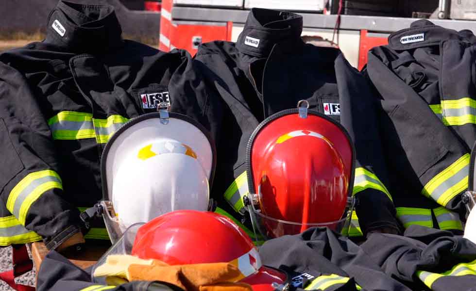 Suman equipamiento para Bomberos de la Zona Este