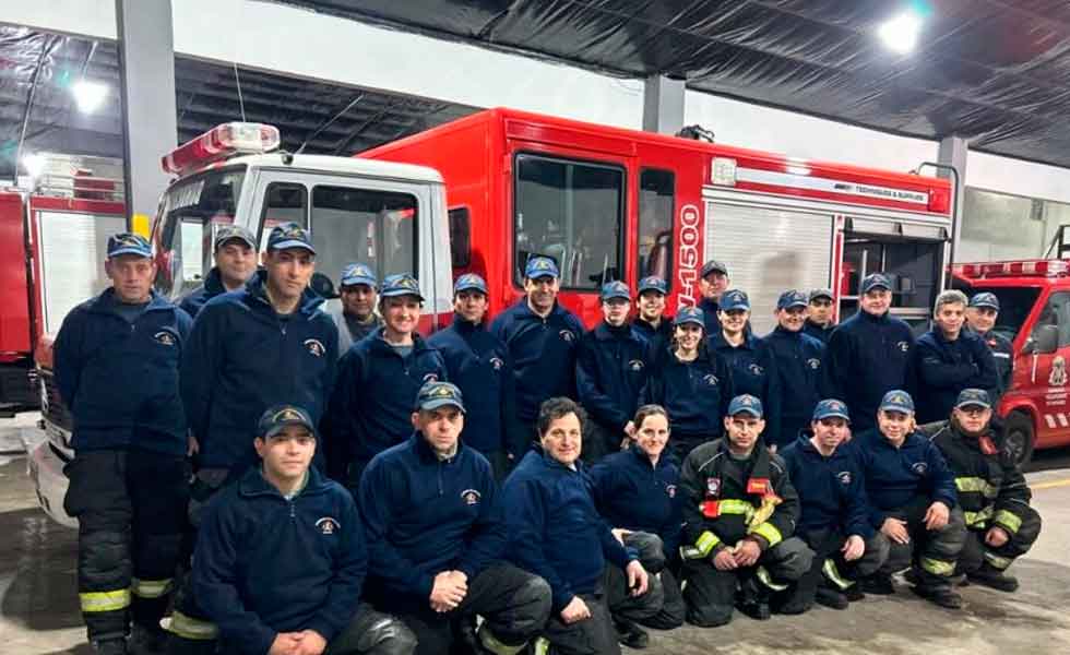 Nueva indumentaria para Bomberos Voluntarios