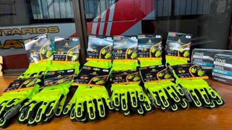 Bomberos Voluntarios incorporan nuevos guantes de rescate