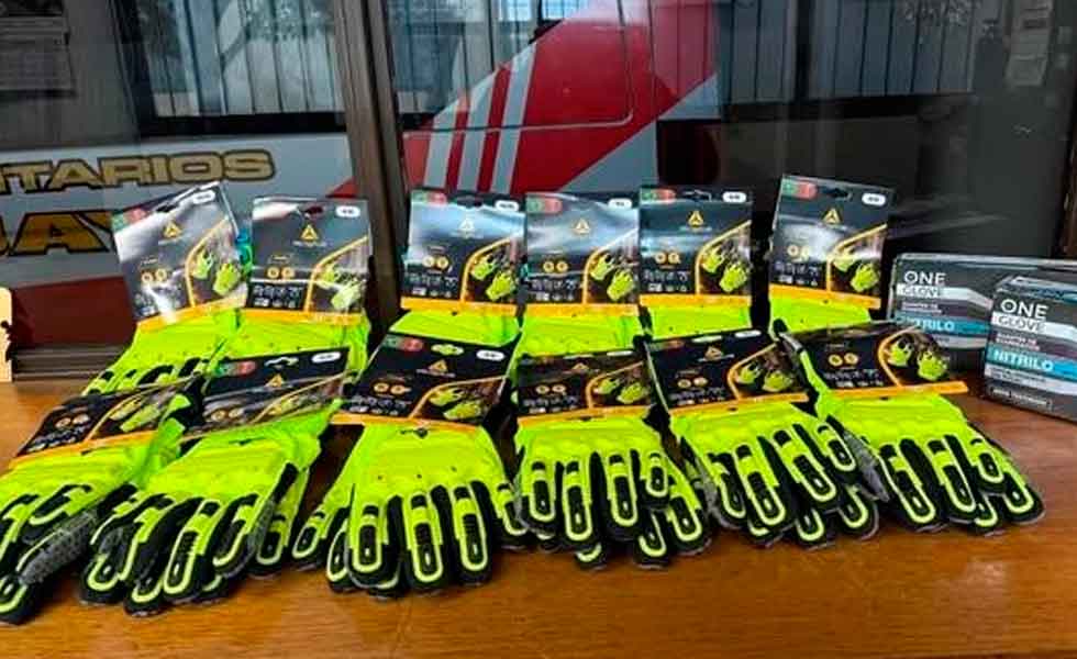 Bomberos Voluntarios incorporan nuevos guantes de rescate