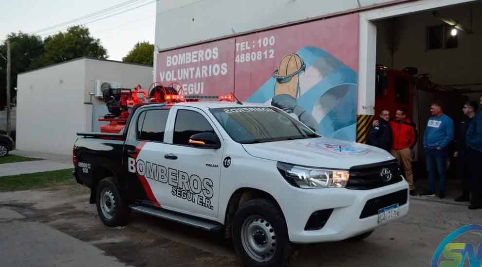 Bomberos Voluntarios presentaron nuevo móvil y kit forestal