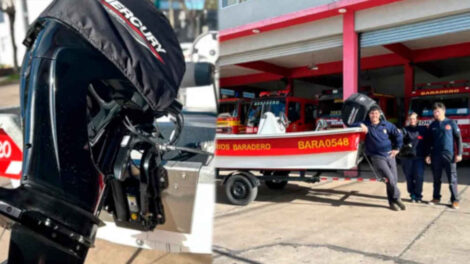 Bomberos suman un nuevo motor para su embarcación