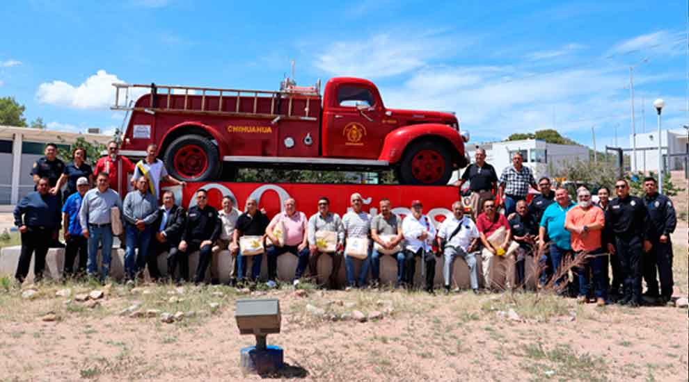 Reconocen a bomberos veteranos en el marco del Día del Bombero