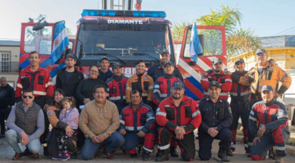 Nuevo autobomba para Bomberos Voluntarios de Diamante