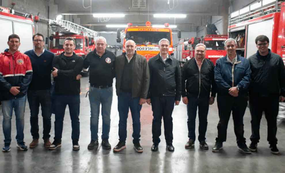 Entregan subsidio a Bomberos de Chacabuco para renovar autobomba forestal