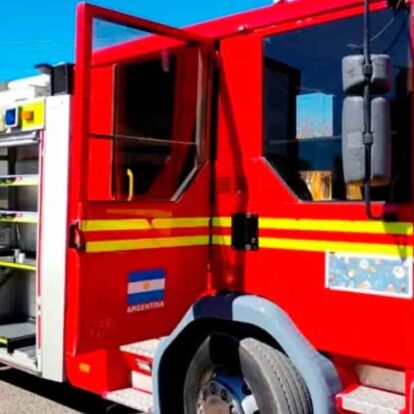 Bomberos de Catriel presentaron nuevos vehículos e indumentaria