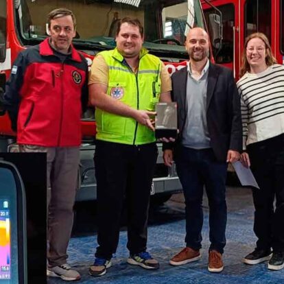 Bomberos de Crespo agradecen a empresa por donación de equipamiento