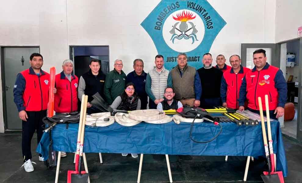 Ambiente entregó equipamiento al cuartel de Bomberos Voluntarios de Justo Daract