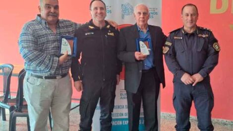 Distinguen por su trayectoria a bombero juninense retirado
