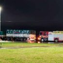 Los bomberos se rozaron con un camión cuando se dirigían a un vuelco