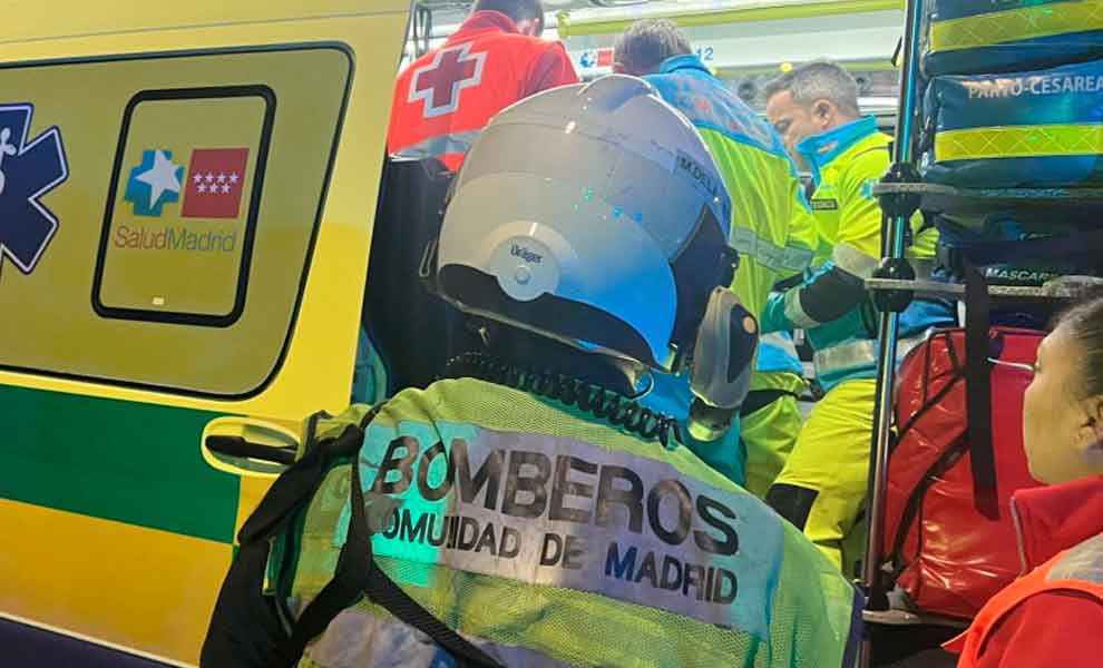 Dos bomberos con heridas graves en la extinción de un incendio