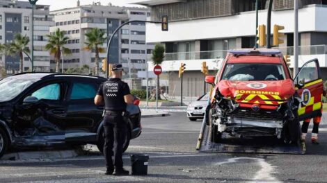 Choque: Herido el conductor de un vehículo de bomberos de Málaga