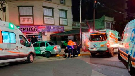 Chocaron un auto y una ambulancia en microcentro de Paraná
