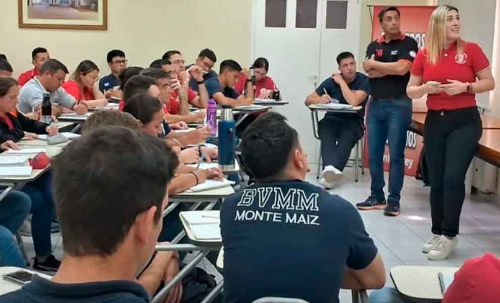 Bomberos voluntarios se capacitaron en psicología de emergencia