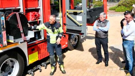 SBT sigue renovando el parque móvil de sus bomberos