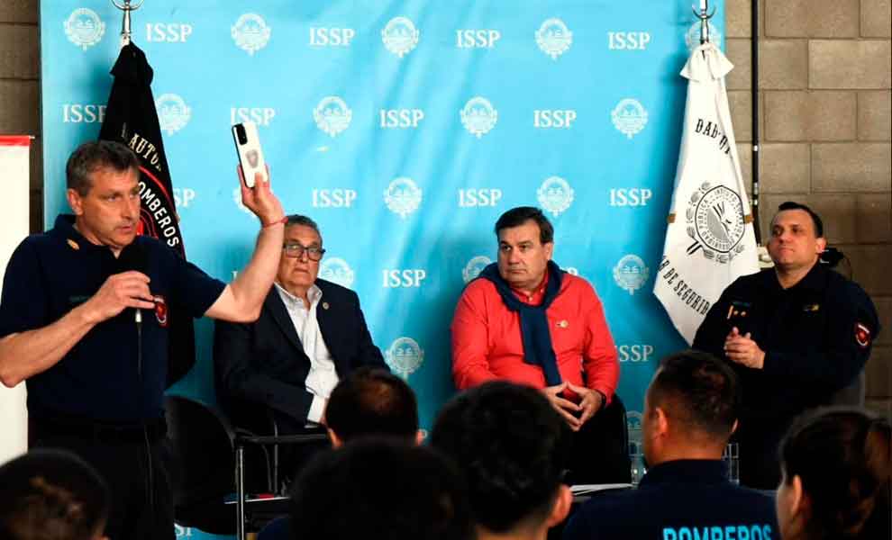 Los Bomberos de la Ciudad se capacitaron en incendios producidos con litio
