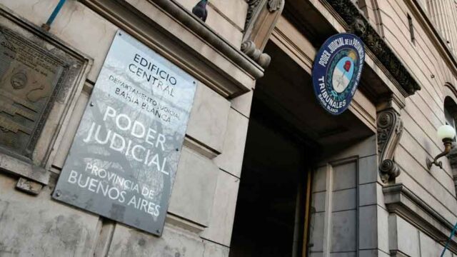 Condenan a dos años a un bombero por tocarle los glúteos a una subordinada