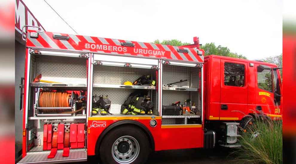 Bomberos sufrieron rotura de autobomba durante incendio en el campo