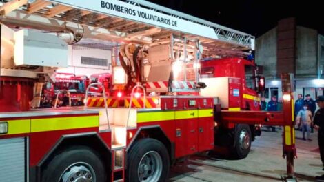 Bomberos incorporó una hidrogrúa con extensión de 32 metros