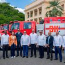 911 entregan un camión de bomberos a Piedra Blanca