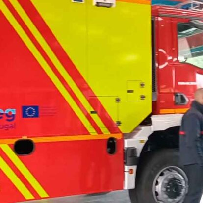 Los bomberos de Sevilla incorporan una nueva Bomba Nodriza Pesada a su flota