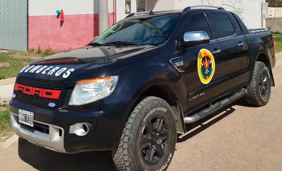 Bomberos presentaron una nueva unidad en las Fiestas Patronales
