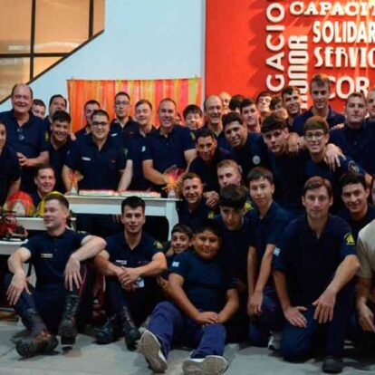 Bomberos Voluntarios de Esperanza conmemoró su 66° aniversario
