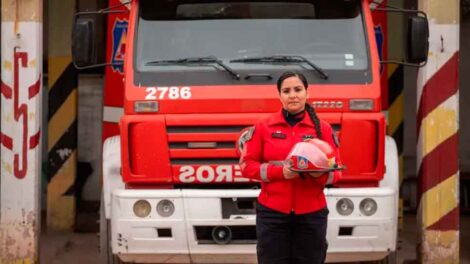 Lleva 15 años en el Cuerpo de Bomberos y se convirtió en un ejemplo