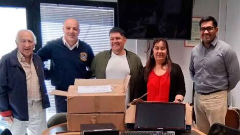 Banco Credicoop donó equipamiento informático a Bomberos de Rawson