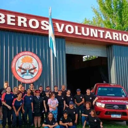 Bomberos de Chimpay celebraron su aniversario con una nueva unidad