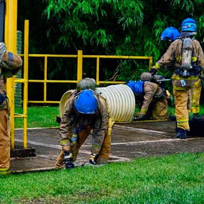 Bomberos de Puerto Montt se capacitan en Colombia