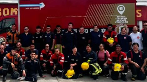 Bomberos de Ramallo se capacitaron en rescate vehicular junto a cuarteles de la región