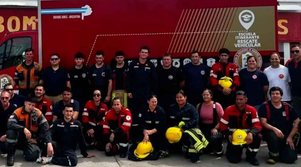 Bomberos de Ramallo se capacitaron en rescate vehicular junto a cuarteles de la región