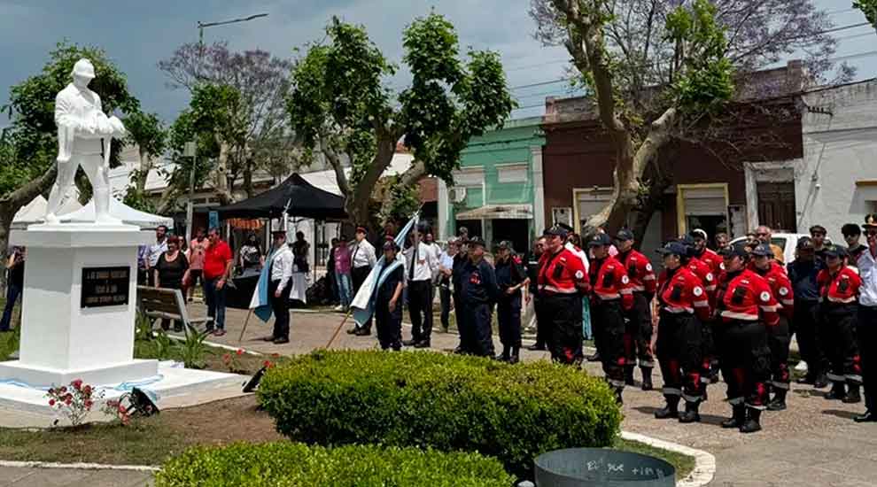 Inauguraron el Monumento al Bombero Voluntario en Lima