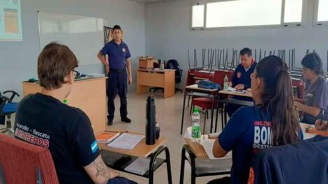 Bomberos Voluntarios se capacitan en materiales peligrosos