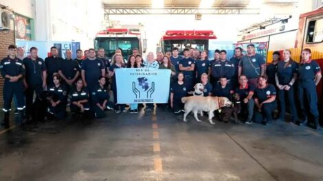 Veterinarios capacitaron a bomberos K9 en atención de emergencias animales