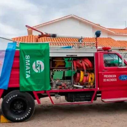 Bomberos voluntarios de Luján suman una autobomba donada por Ford