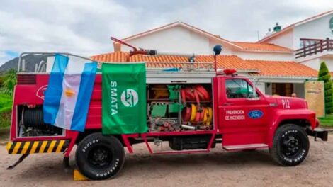 Bomberos voluntarios de Luján suman una autobomba donada por Ford