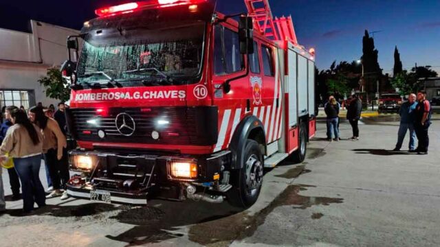 Bomberos Voluntarios presentó oficialmente su nueva autobomba