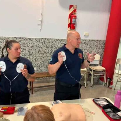 Bomberos de Puerto Madryn capacitaron a estudiantes en RCP