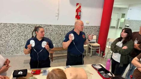 Bomberos de Puerto Madryn capacitaron a estudiantes en RCP