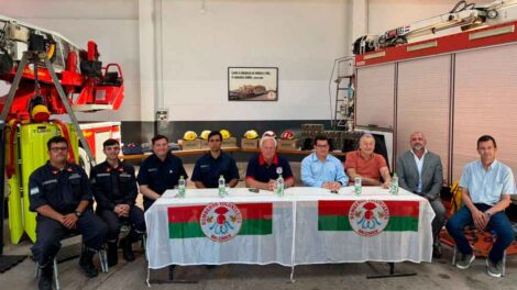 Bomberos presentaron nuevo equipamiento gracias al aporte de instituciones locales